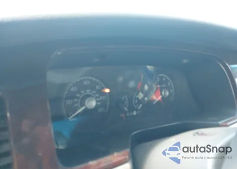 2007 Lincoln Town Car Signature z USA, uszkodzony, nr VIN 1LNHM81V77Y604877